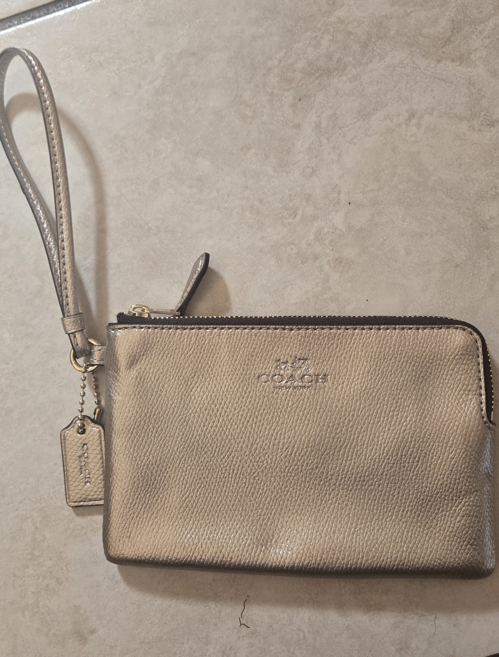 Coach Metallic Gold Leather Wristlet Clutch - Picture 4 of 9